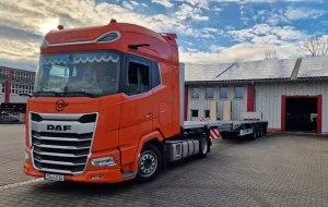 Überlängentransporte bis 18m - Bereit zur Beladung